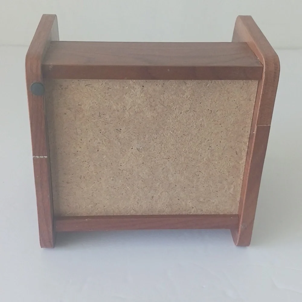 N/A elegant wooden